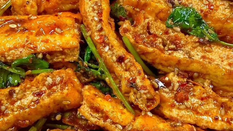 这盘香菜拌豆腐,一口就上瘾的家常神仙吃法