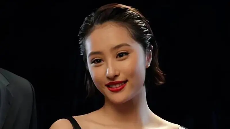 38岁李欣汝近况曝光!因得罪张艺谋后退圈,如今离婚独自抚养两个女儿