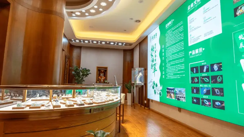 腾冲本地人告诉你:买翡翠真正的去处,别再扎堆游客店