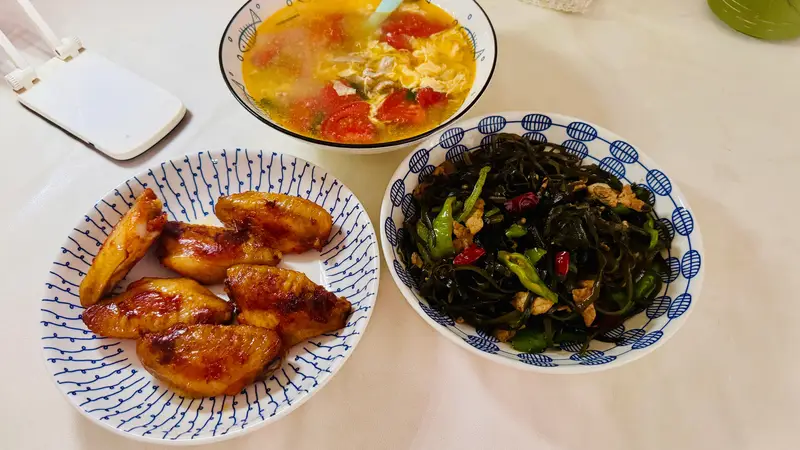 两菜一汤，夏天吃饭有汤很舒服
