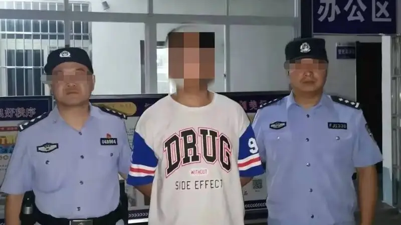 19岁在校大学生，利用游戏代练骗取20多万，涉嫌诈骗罪被逮捕