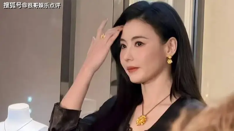 46岁张柏芝北京生图出圈,顶级骨相惊艳全网,自然抗老还是医美加持?