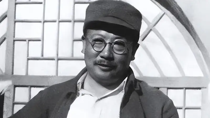 1949年,李克农进毛主席房间看了看床底,脸色大变拔枪就冲向寺庙