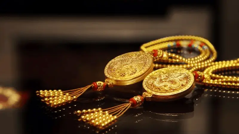 金价一跌,老铺黄金跌下神坛|消费锐见