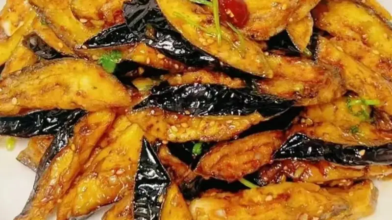 家庭版的风味茄子外酥里嫩,酸甜微辣超下饭而且做法真不难
