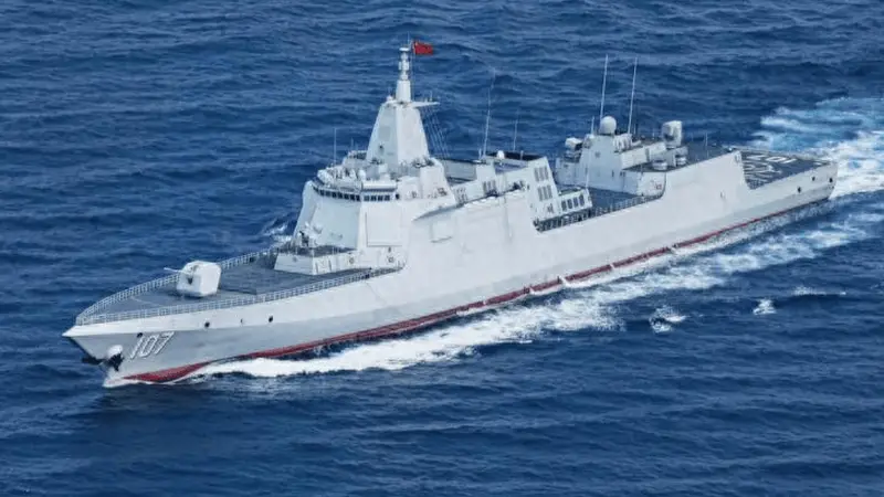 央视罕见公开，055万吨大驱演习首次不敌，到底谁这么强？