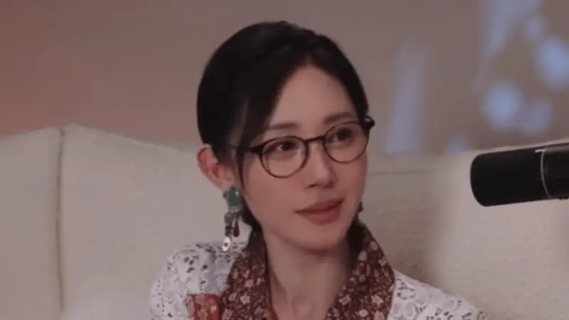 朱洁静自曝患癌是前男友发现的:他发现我胸口长了痘