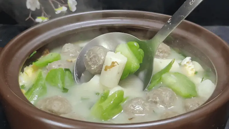 没胃口时,就做这个一锅炖!先喝汤、鲜香味助你打开胃口,食材丰富营养好,一顿饭这一个菜就够了