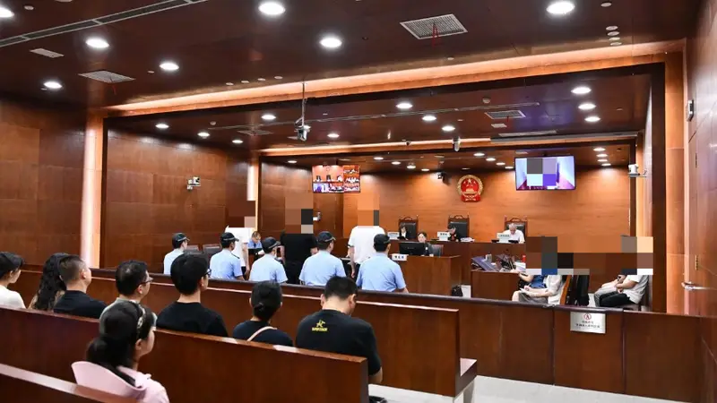 火锅店回收“口水油”给客人食用，5人被判刑
