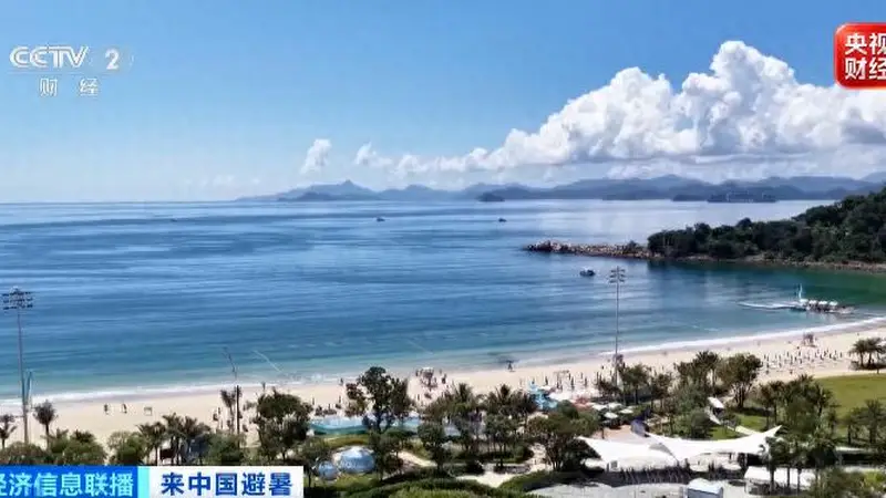 赴华机票销量暴涨,老外为何扎堆来中国“避暑”
