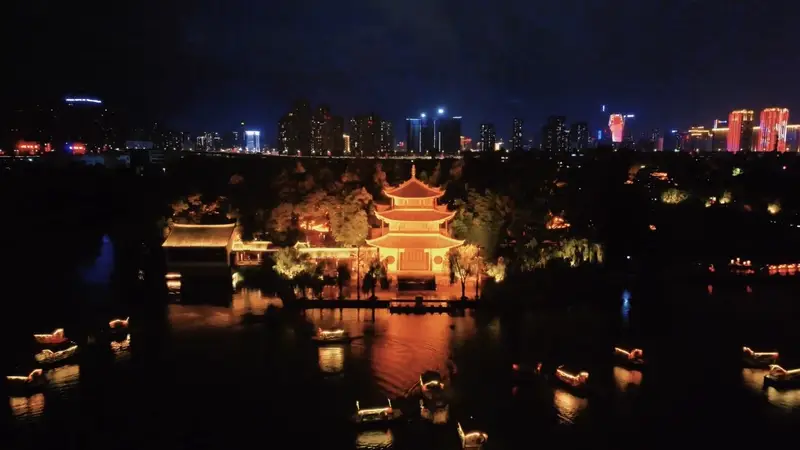 晚霞荷风伴乐声！滇池度假区解锁湖滨春城夏日新玩法