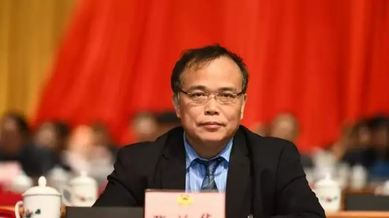 原校长、副校长先后被“双开”,高校反腐持续发力