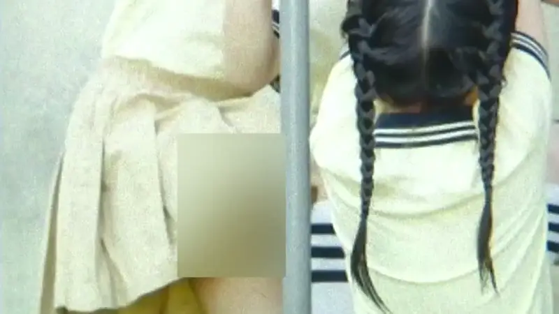 浙江一幼儿园多张毕业照被指“走光”,女童家长称与摄影机构交涉遭辱骂