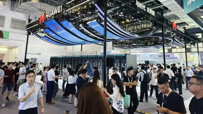 Kimi K3开源:海外热议,华为阿里等国产算力已适配