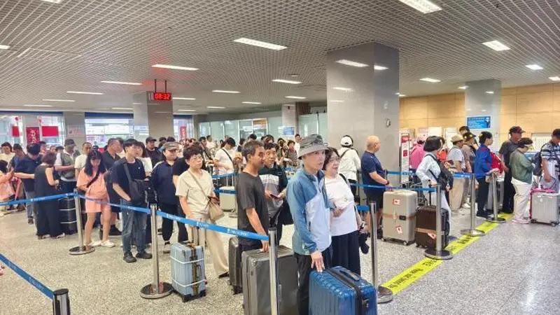 深耕对韩航网 吉林延吉机场暑运迎客流高峰