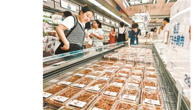 网红零食店接连落地各大核心商圈——新鲜短保成南昌年轻人零食消费新选择