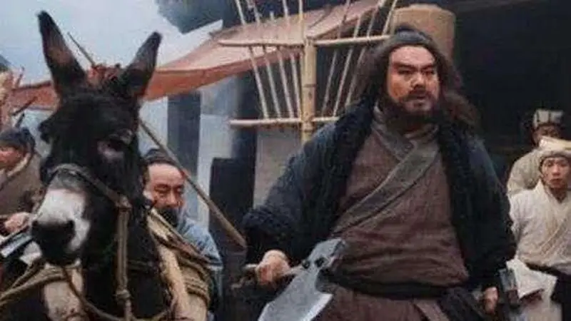 宋江号称呼保义,为何纵容李逵杀人?真实原因暴露宋江野心