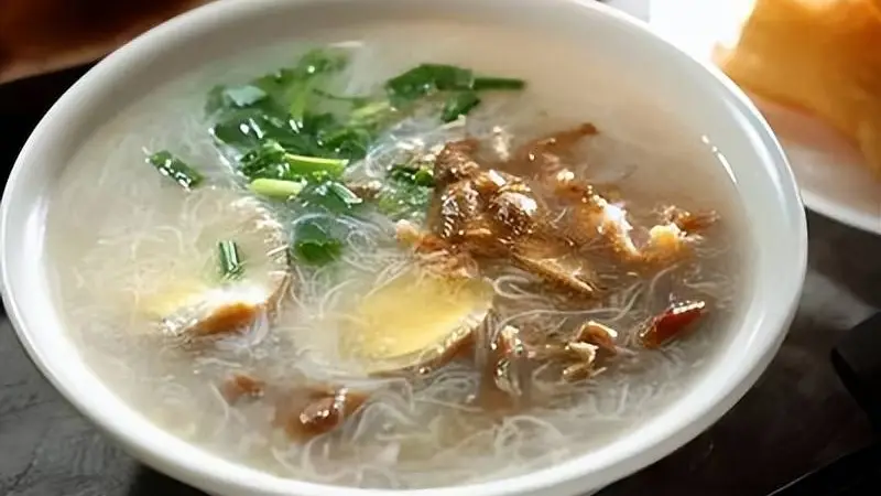 面线糊:一碗糊汤里的闽南烟火与时光印记