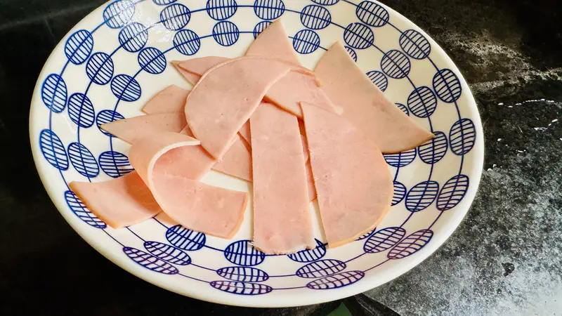 母女俩都怕热,吃点清淡的午餐