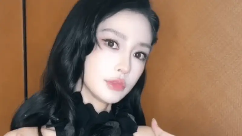 杨颖晒变装视频颜值在线!从素颜美人秒变性感御姐