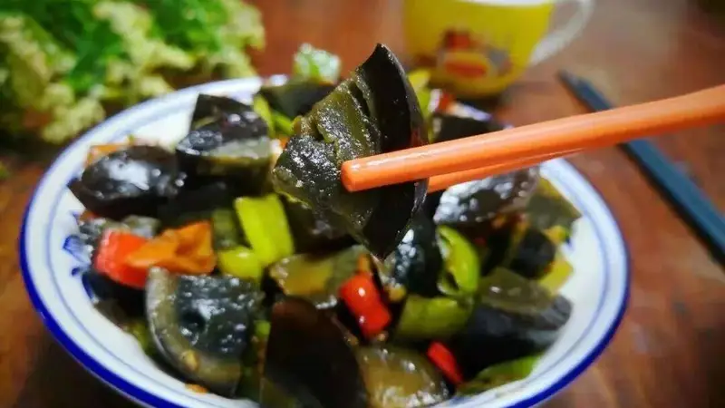 我家最爱的一道菜,不用放肉就很香,鲜香诱人,口感独特,超下饭