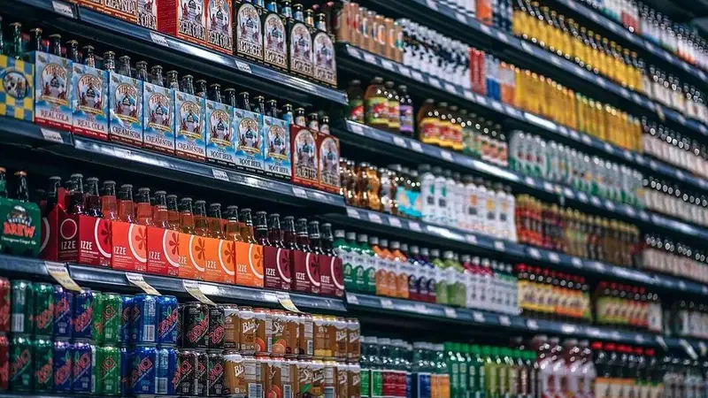 登顶中国能量饮料，省外收入占7成，东鹏饮料为何花10亿在郑州建厂？