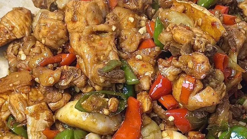 泡椒炒鸡:酸辣开胃的下饭神菜!