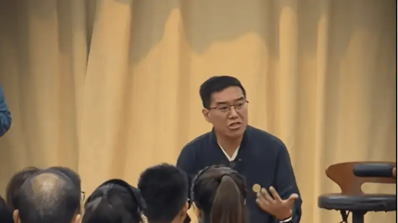 传销头目出狱后变“国学大师”，比电影还荒诞