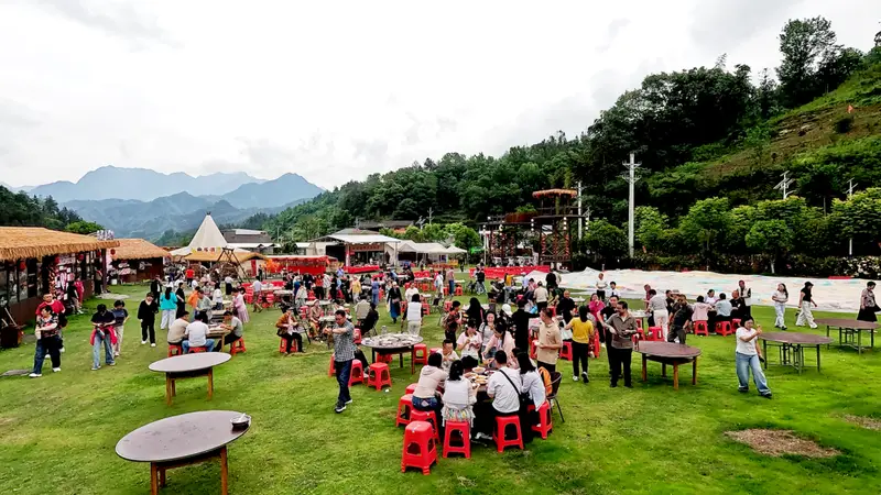 西十高铁通车倒计时!400人“西安团”提前“探路”竹溪名场面