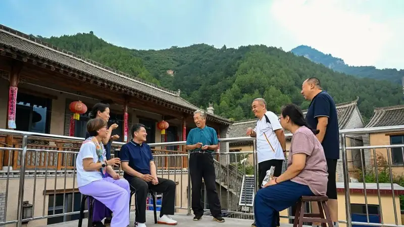 保定阜平骆驼湾八成村民吃上“旅游饭”