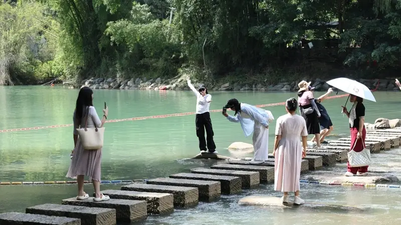 贵州罗甸:以水赋能文旅暑期旅游持续升温