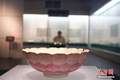 河南郑州：莲花文物专题展吸引观众