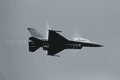 演习首日发生意外事故：台空军一架F-16战机降落时偏离并冲出跑道