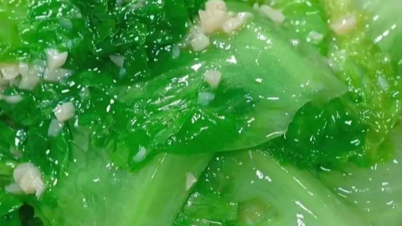 女人不要太节俭,8种“碱性零食”要多吃,养颜补雌,40像30