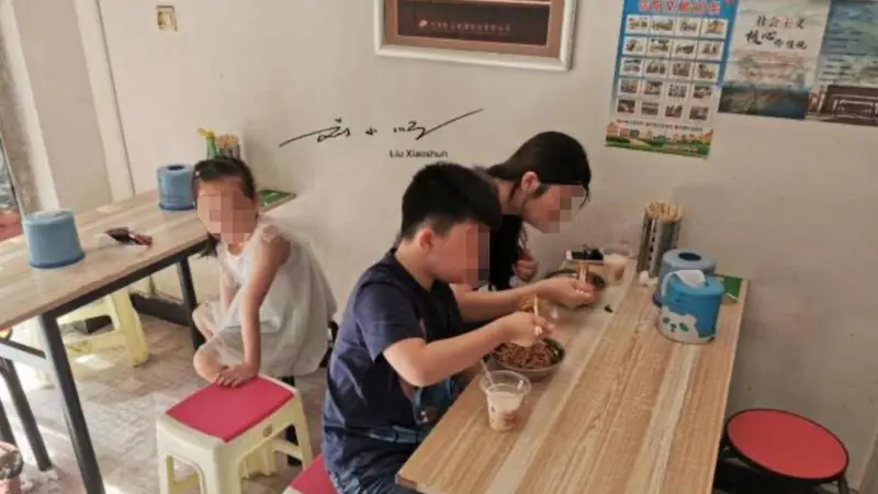 外地游客到河南信阳旅游,最大的困惑:为什么河南人也吃热干面?