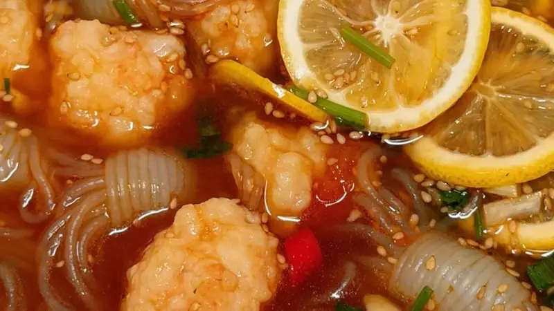 酸辣柠檬虾滑：一口鲜香，唤醒味蕾的夏日低脂美味