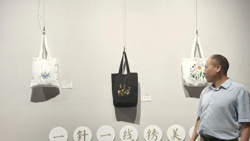 安徽广德:一针一线“绣”出美好童年
