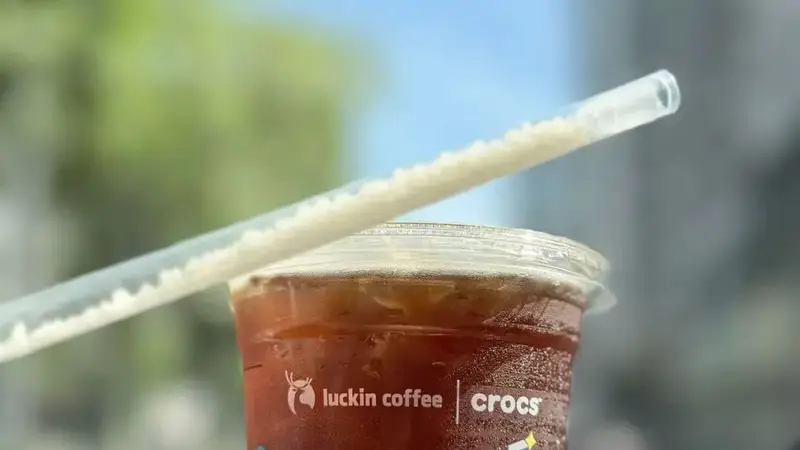 多家咖啡店售罄,一根吸管刷屏社交平台!有网友称喝完20分钟不到就通便,专家:典型的错觉