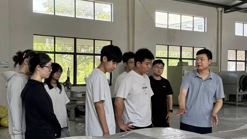 茶山践新知!高校学子走进丹徒,为本土茶产业提质增效献策赋能
