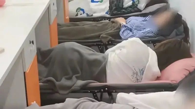 “取消午休4点下班你会同意吗”上热搜,网友吵翻了