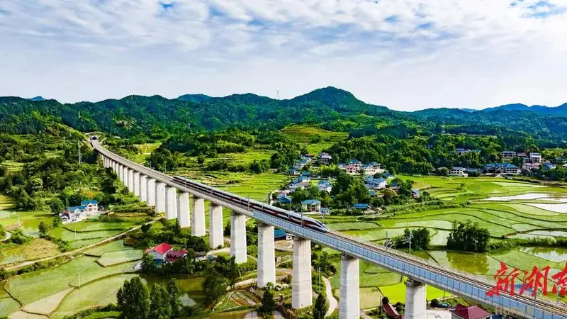 长沙—韶山旅游专列、长沙—张家界环线旅游列车将要开通