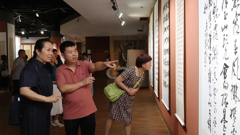 “诗意长安·翰墨碑林”唐诗主题书画展启幕