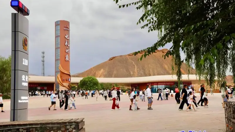 “旅游110”绘就彩虹张掖最暖底色