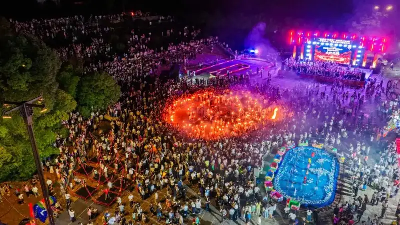 火把点亮织金夜 文旅融合聚客来