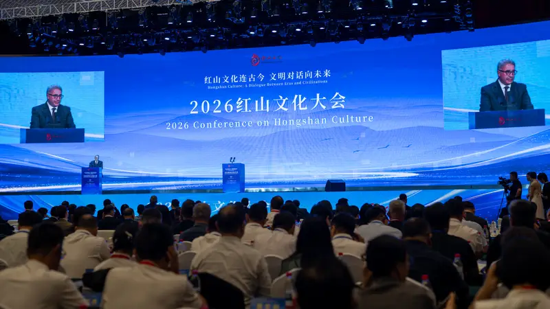 外国嘉宾齐聚牛河梁遗址探寻红山文化的世界意义