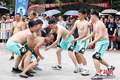 广西阳朔：抬关公抢花炮 两镇百年共一会