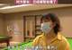 杭州一家长带男童进女更衣室，撞见女孩正在换衣服，面对质疑称“女孩子长大也是被别人看的”，女孩家长踹了对方一脚赔了2800元