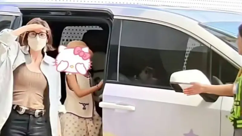 唐艺昕女儿接妈妈下班回家 画面幸福温馨细腻又治愈
