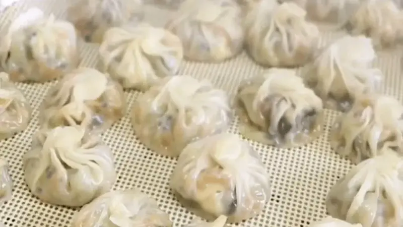 素馅包子这样调才好吃，不用和面，轻松做出好吃的小蒸包