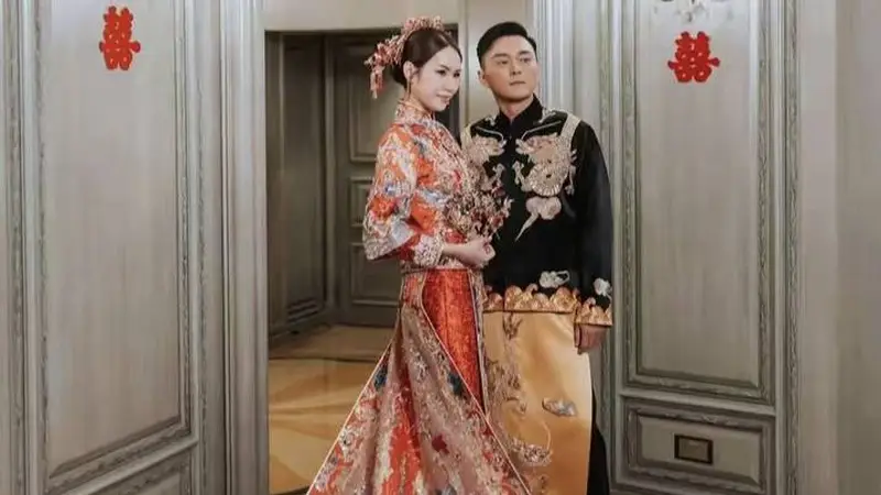 杨明庄思明婚礼现场图曝光 中式华服星海婚典氛围浪漫